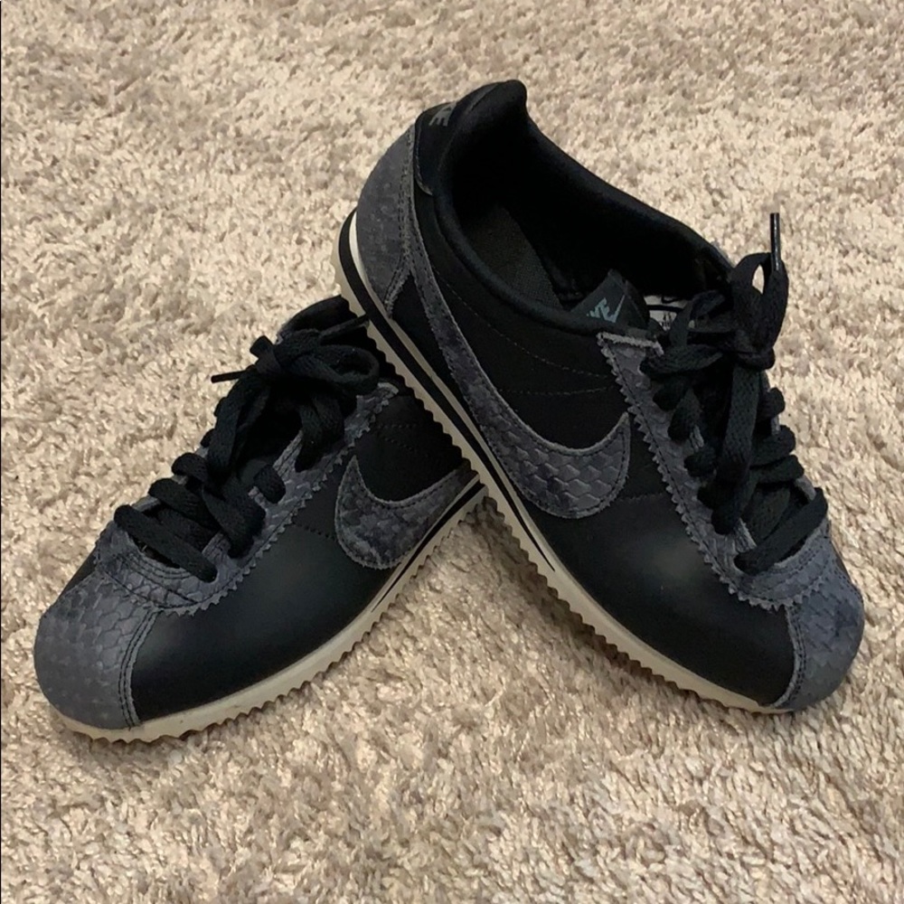 Women’s Nike Cortez LIMITED EDITION sneaker